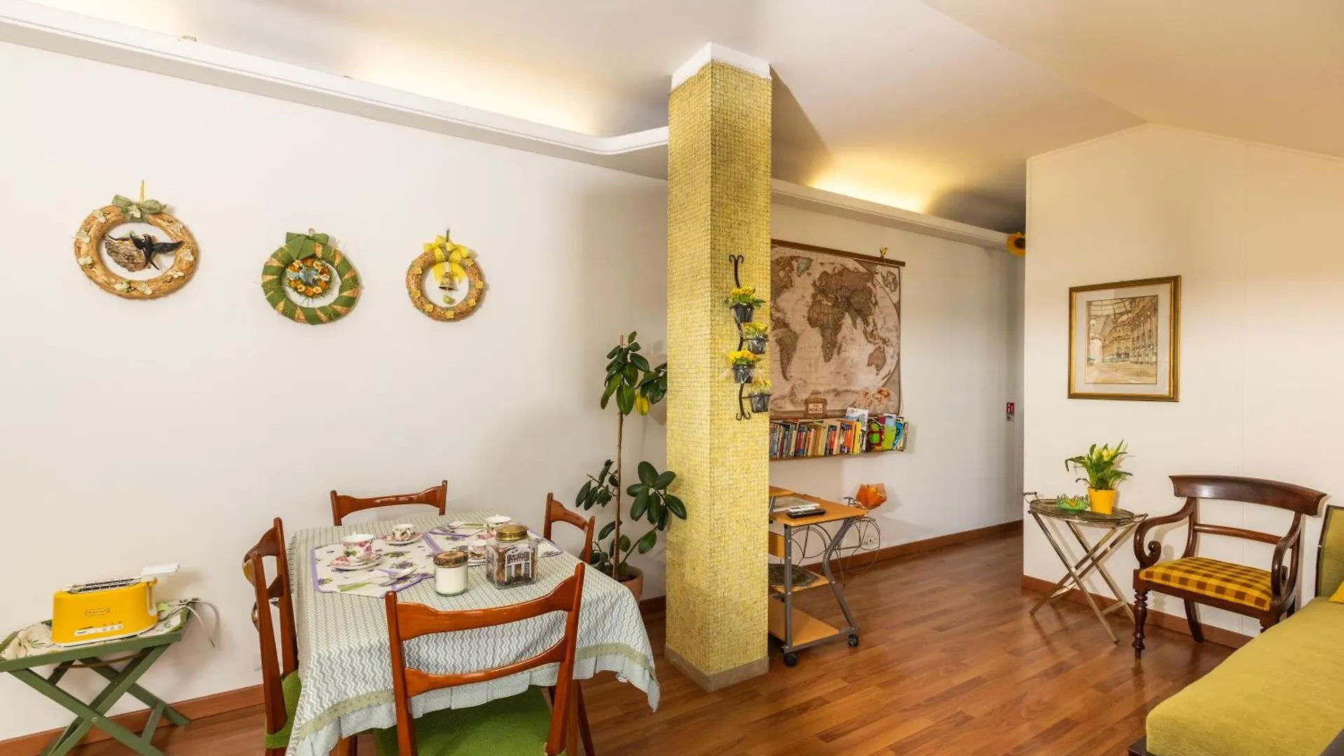 Appartamento La Milano Design '50S With Botanical Terrace 0*,  Italia
